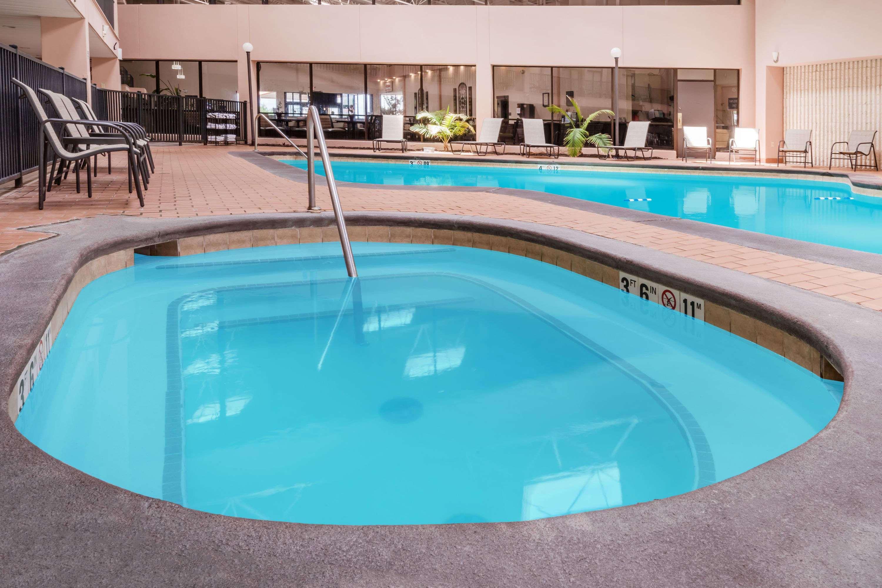 Wyndham Garden Стилуотър Екстериор снимка