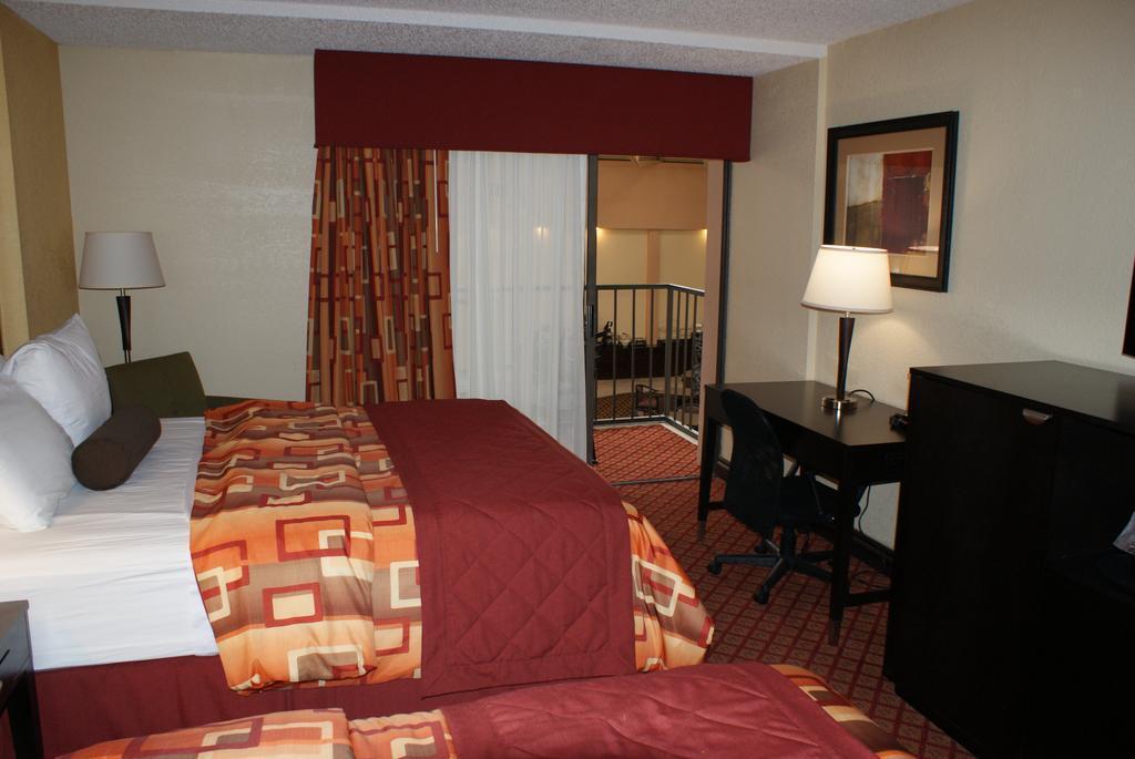 Wyndham Garden Стилуотър Стая снимка