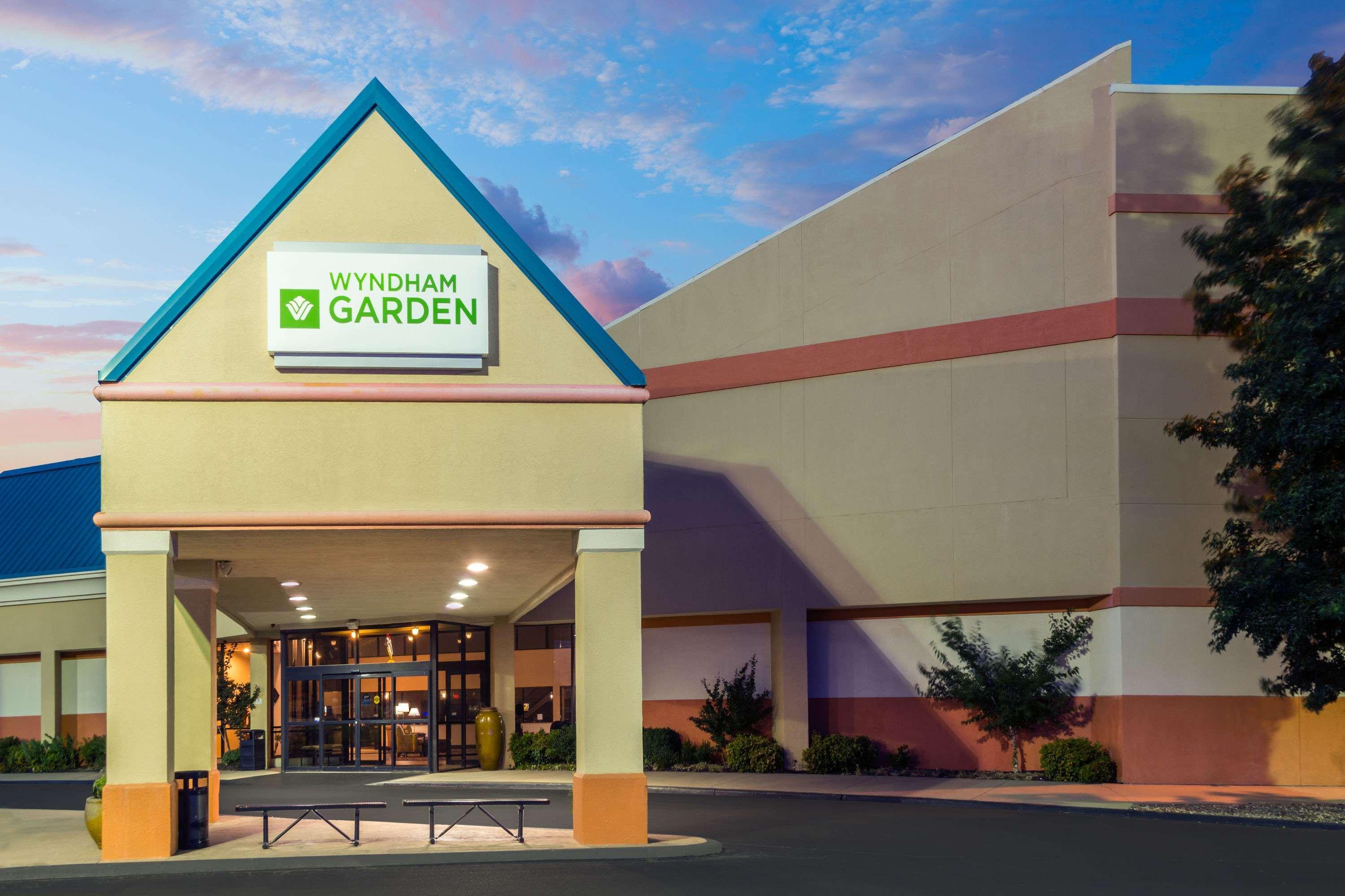 Wyndham Garden Стилуотър Екстериор снимка